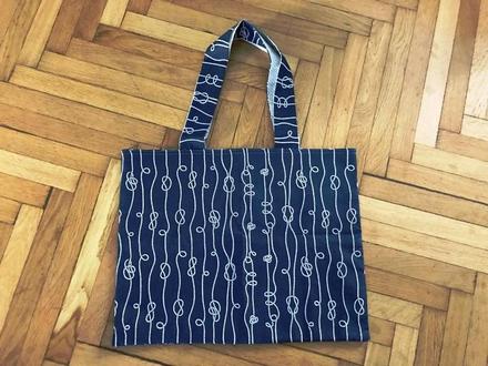 Taška s námorníckym motívom, 