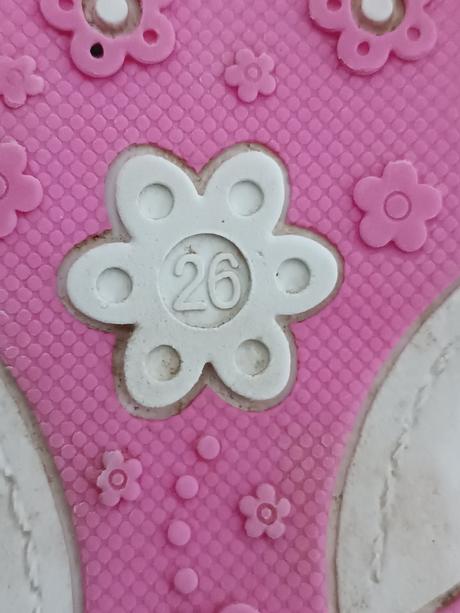 Sandále letné, cupcake,26