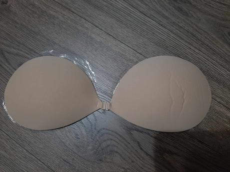 Samolepiaca podprsenka, 80b