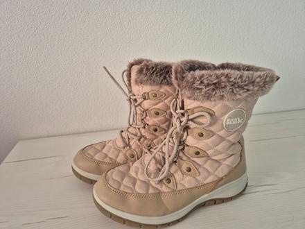 Dievcenske snehule, 39