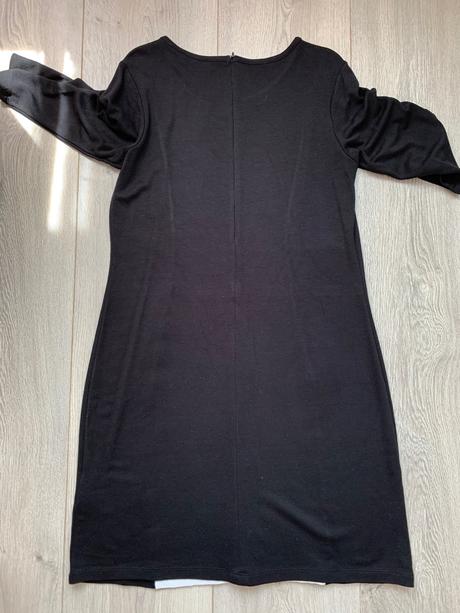 Elastické šaty, 44