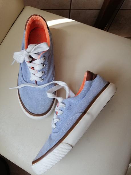 Plátené tenisky, 31