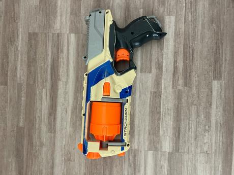 Nerf strongram, 