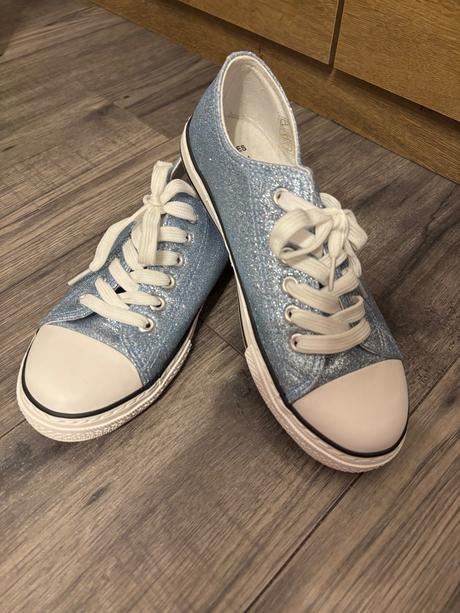 Tramky modré nové, 35