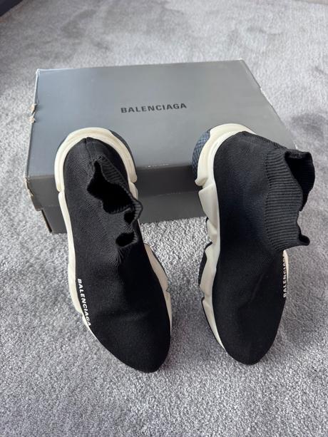 Balenciaga 37, 37