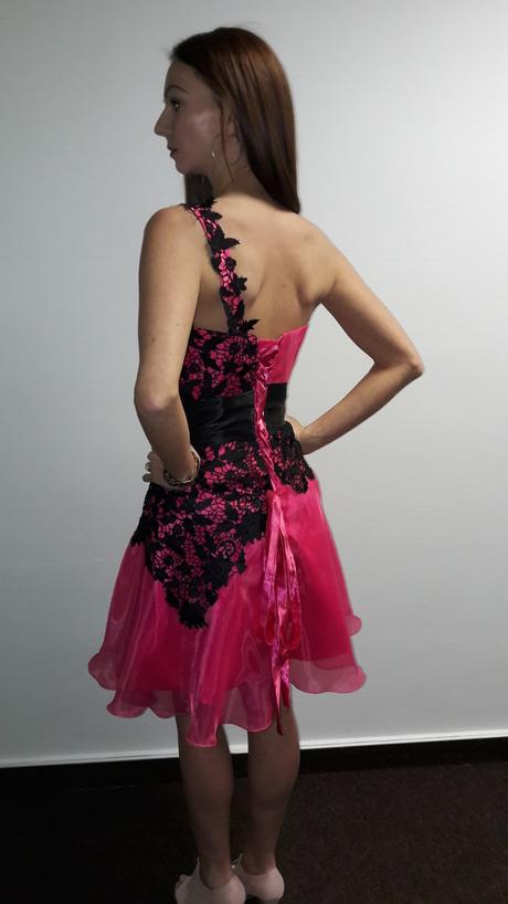 Krátke spoločenské šaty, s