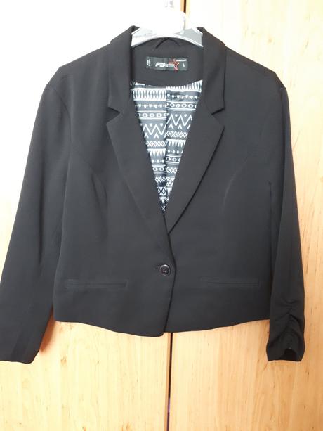 Krátke sako / bolerko, fishbone,l