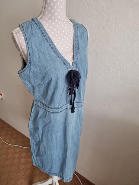 Rifľové šaty tu so šnurovaním veľ. 40, tu,40