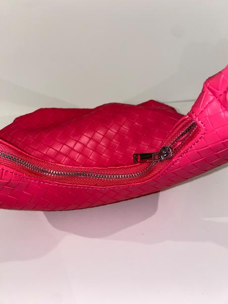 Kabelka reserved, reserved