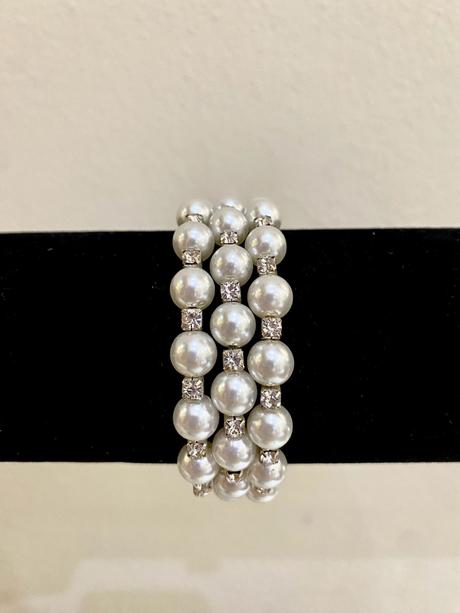 Dámsky náramok s perličkami,