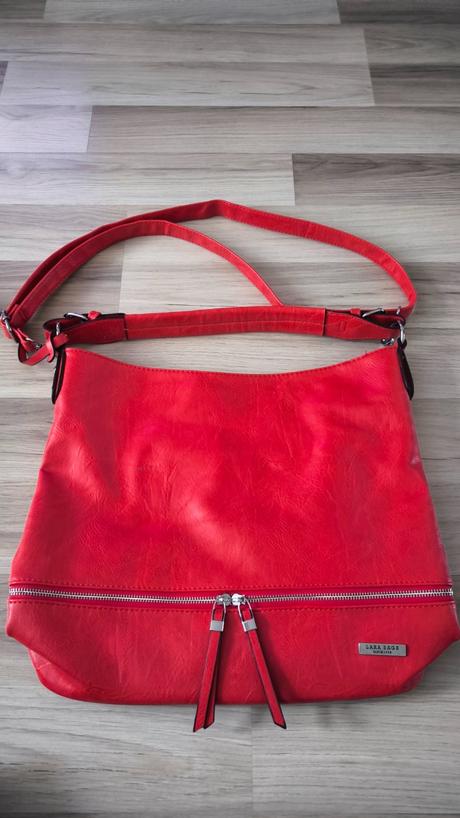 Červená kabelka, lara bags
