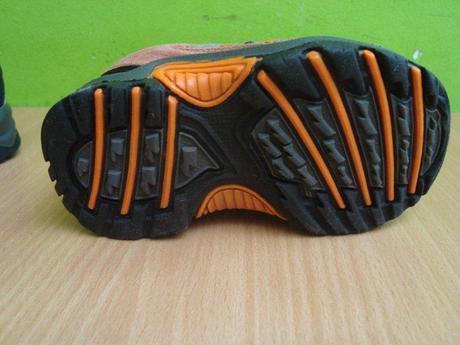 Kožené topánky-tenisky, peddy,22