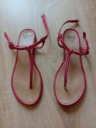 Zaujímavé šľapky, 39