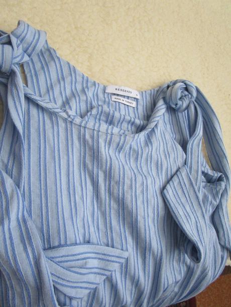 2854. znač. šaty, reserved,m