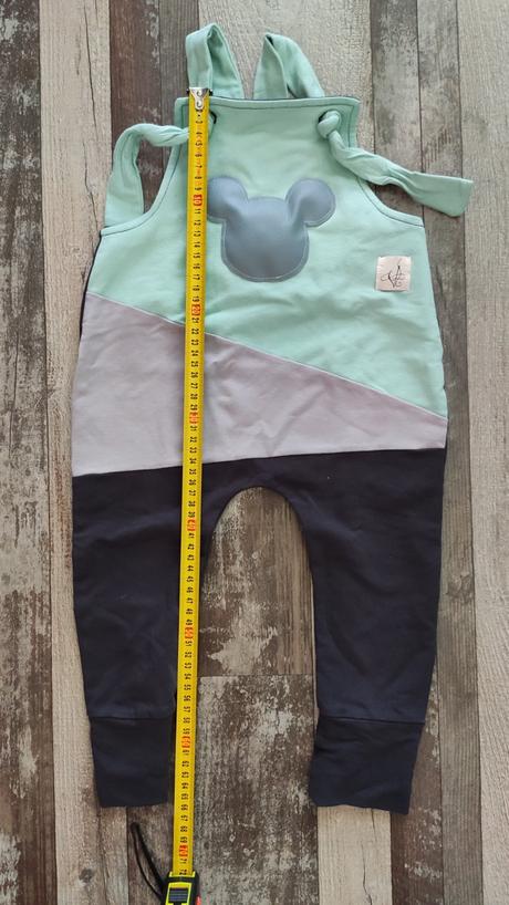 Pískacie nohavice, 92