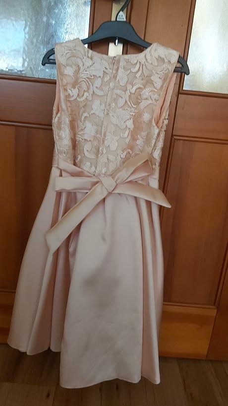 Slávnostné šaty, 152