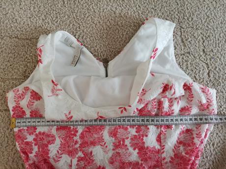 Čipkované šaty, 40