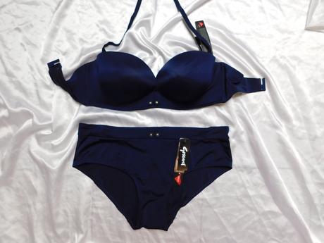 Kvalitné dámske plavky, 42