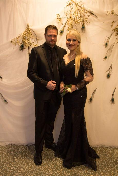 Krásne plesové šaty, m