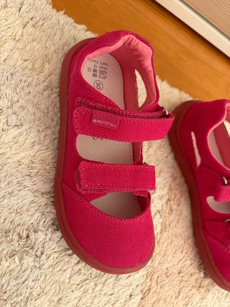 Protetika tafi fuxia, protetika,30