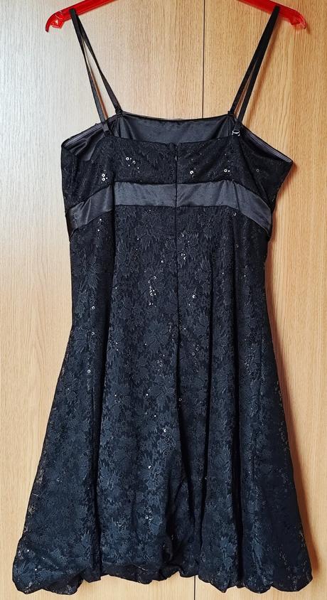 Čierne šaty s flitrami, 40