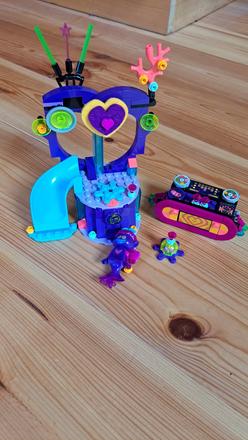 Lego trolls techno party, 