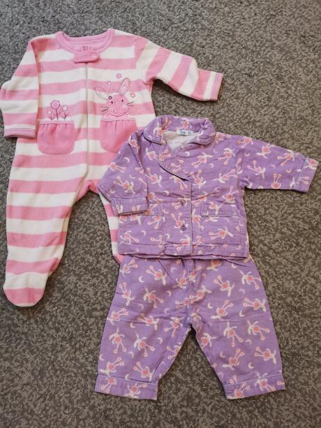 Dupačky +pyžamko, 68