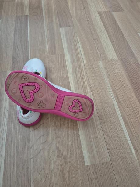 Lakované topánky, 32