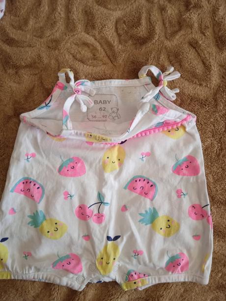 Balíček oblečenia pre dievčatko velkost 62, 62