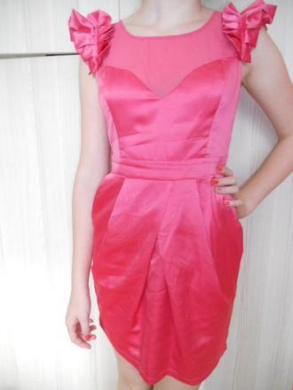 Saténové šaty, 38