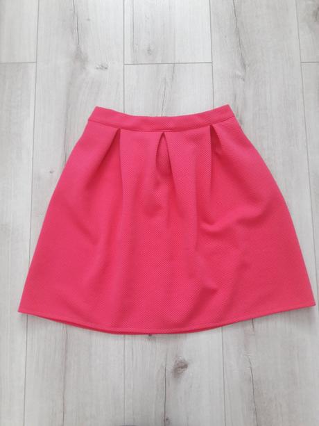 Cyklaménová sukňa, s