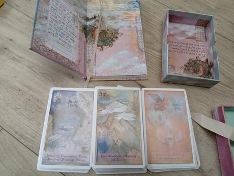 Astrology heavenly bodies karty a kniha, 