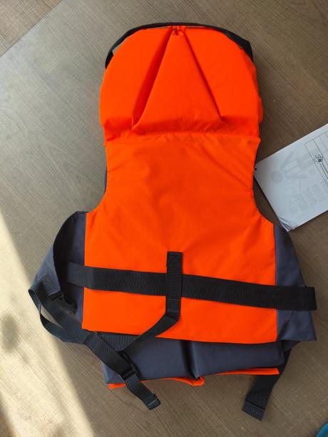 Záchranná vesta decathlon , 30-40 kg, 