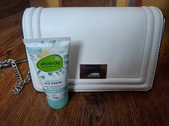 alverde NATURKOSMETIK denný pleťový krém Sensitiv 24h, 50 ml
