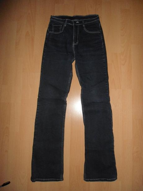 Dievcenske tmavomodre rifle, 158