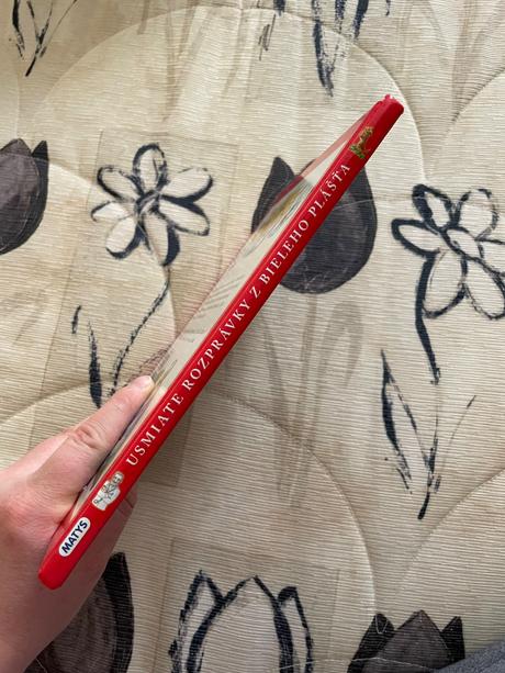 Kniha- usmiate rozpravky z bieleho plasta, 