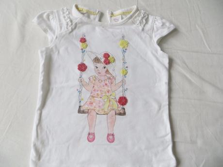 Biele tričko s motívom dievčatka na hojdačke, c&a,80