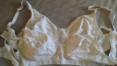 Dojčiace podprsenky veľ.85c - 2 kusy - super stav, 85c