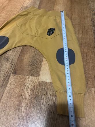 Teplakove nohavice, 92