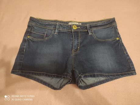 Šort, piazza italia,44