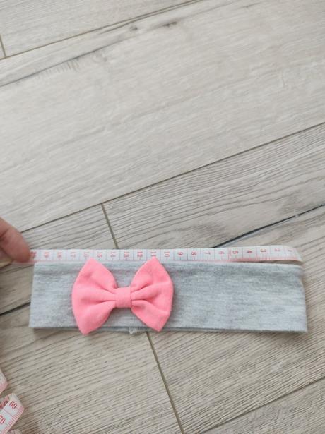 Čelenka s mašľou,