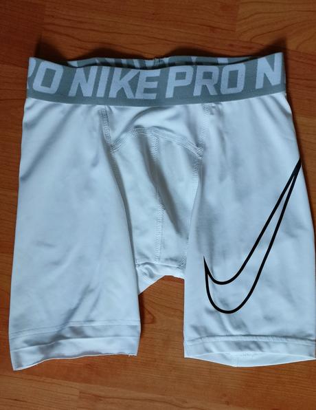 Športové prádlo niké pro č.137/147, 140