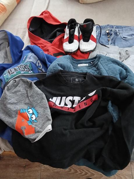 Mikiny, rifle, tepláky a iné., 158–170