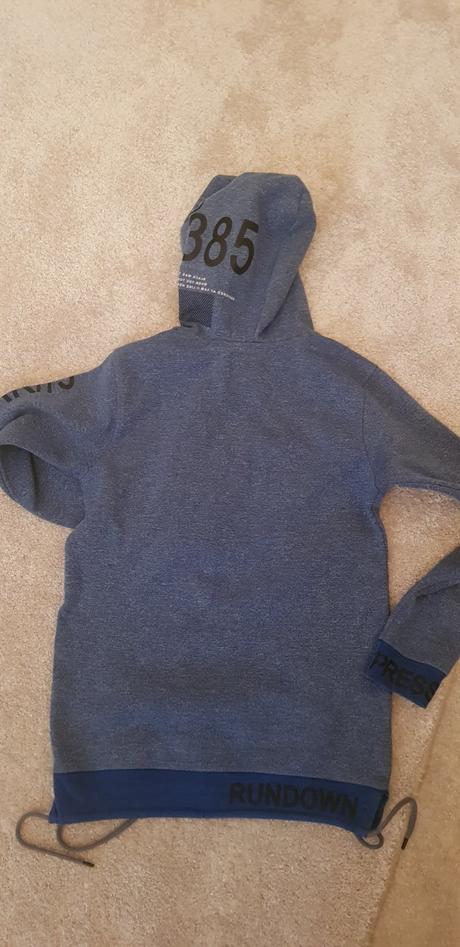 Štýlová mikina, 152