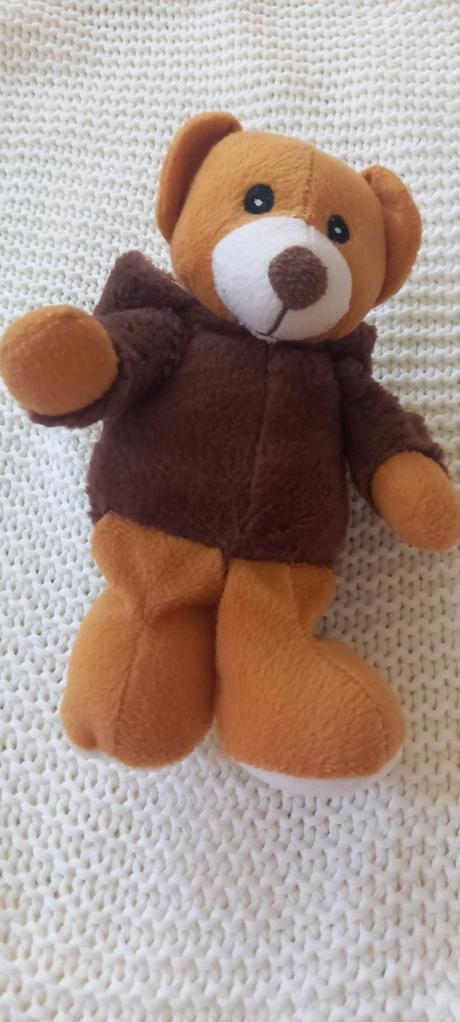 Macko v opickovom kabatiku, 