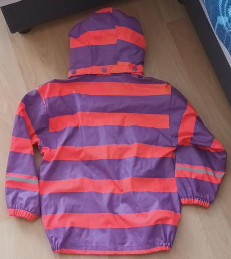 Nepremokavá  bunda, 110