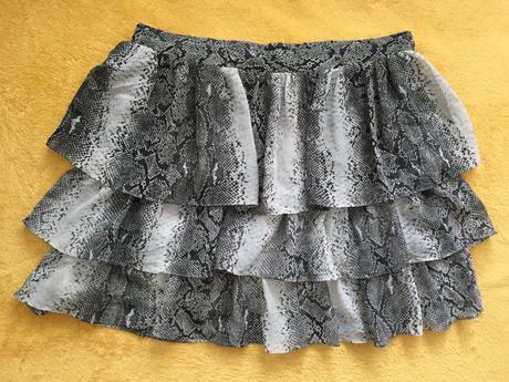 Volánová sukňa s hadím vzorom, h&m,40