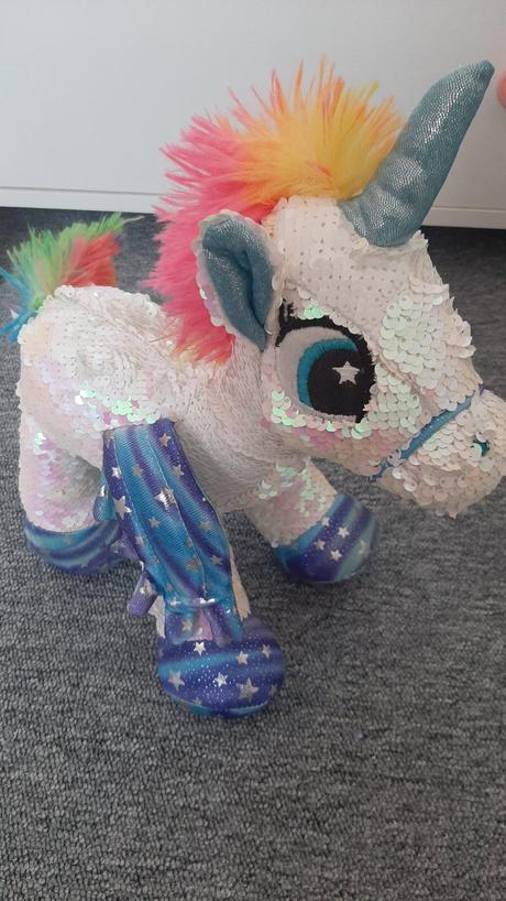 Premeniaci konik albi novy, 