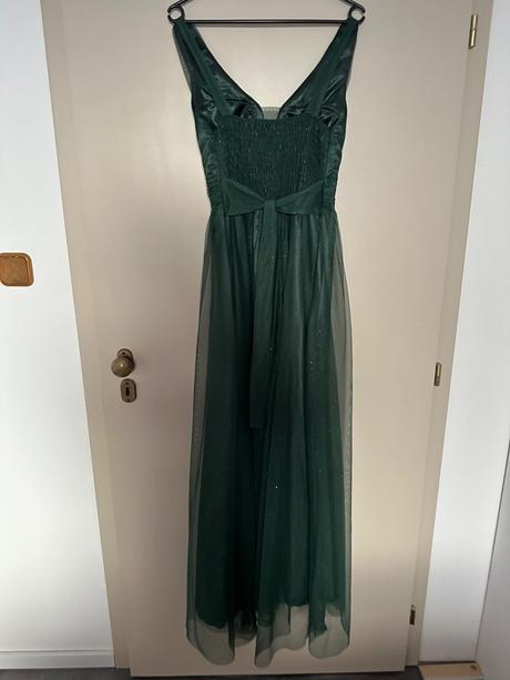 Trblietave šaty aj motýlik, 