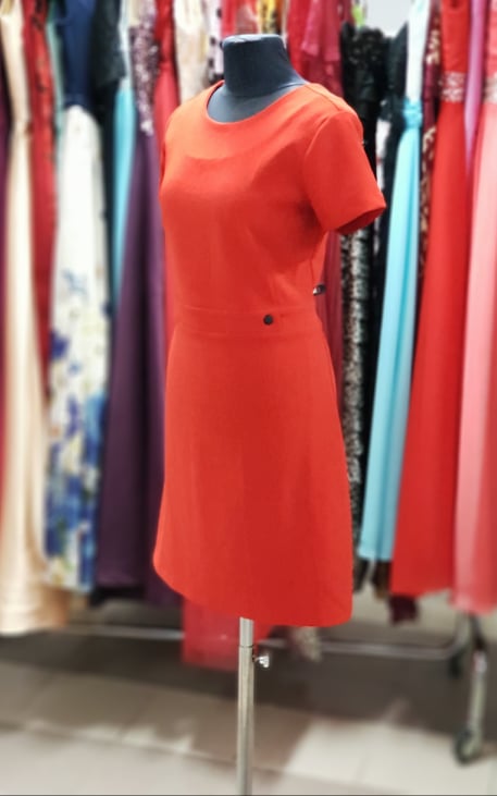 Krátke červené šaty - l/xl, l / xl